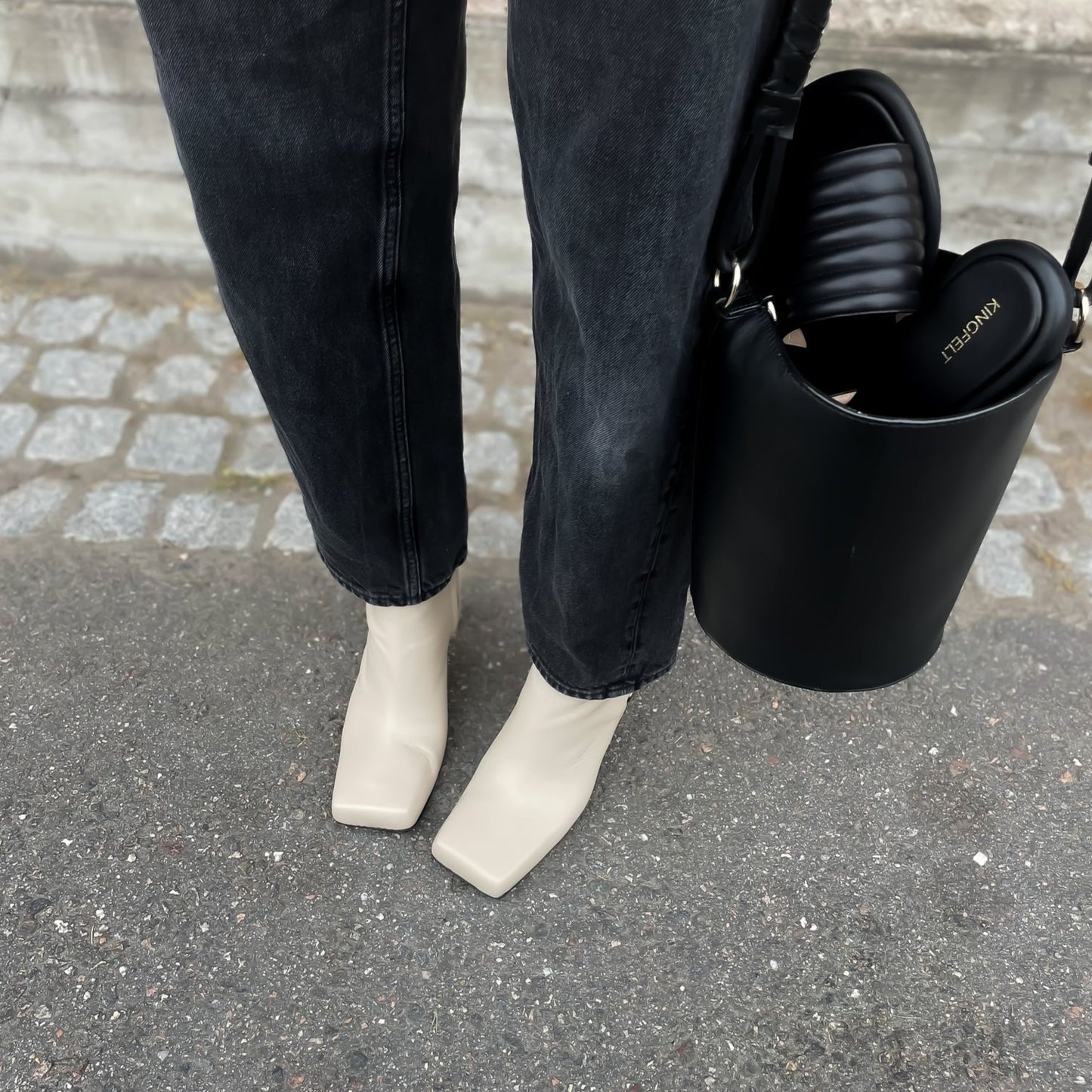 Inga fyrkantig tå stövletter beige